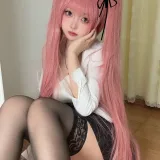 洛桑w伊梓《25年3月会员专属 学妹黄裙》主题写真：34张全套美图