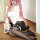 洛桑w伊梓《25年3月会员专属 学妹黄裙》主题写真：34张全套美图