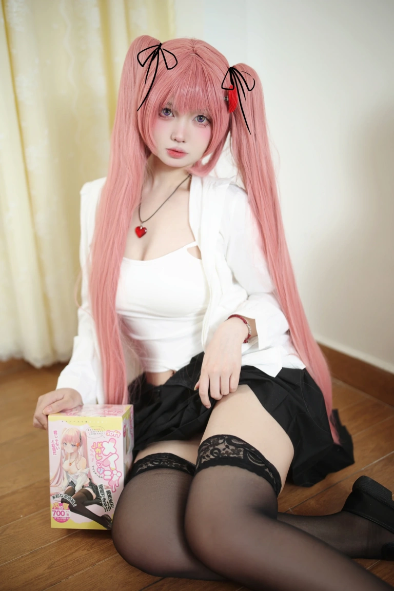 洛桑w伊梓《25年3月会员专属 学妹黄裙》主题写真：34张全套美图