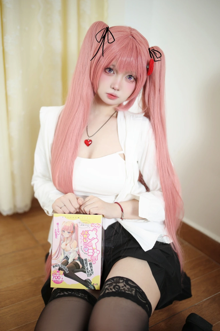 洛桑w伊梓《25年3月会员专属 学妹黄裙》主题写真：34张全套美图