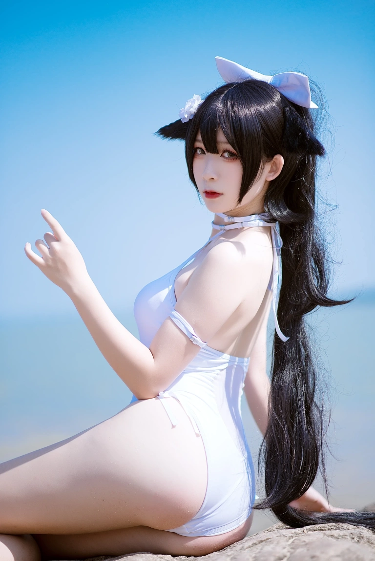 樱落酱w《高雄泳装》主题写真：9张全套美图