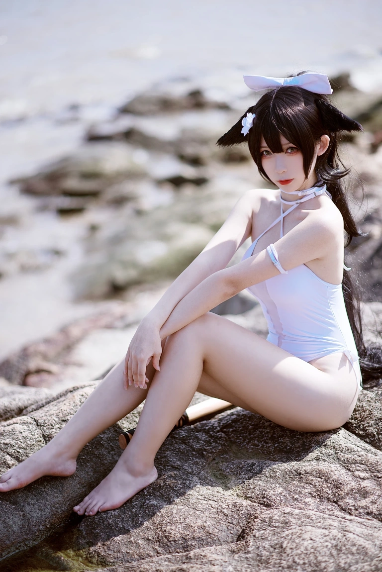 樱落酱w《高雄泳装》主题写真：9张全套美图