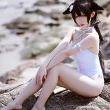 樱落酱w《高雄泳装》主题写真：9张全套美图