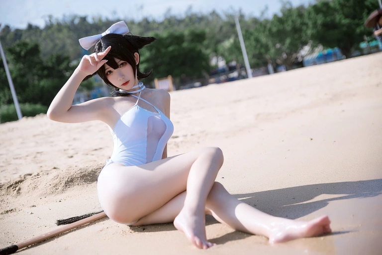 樱落酱w《高雄泳装》主题写真：9张全套美图