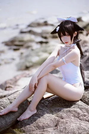 樱落酱w《高雄泳装》主题写真：9张全套美图
