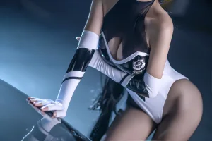 樱落酱w《高雄赛车》主题写真：12张全套美图