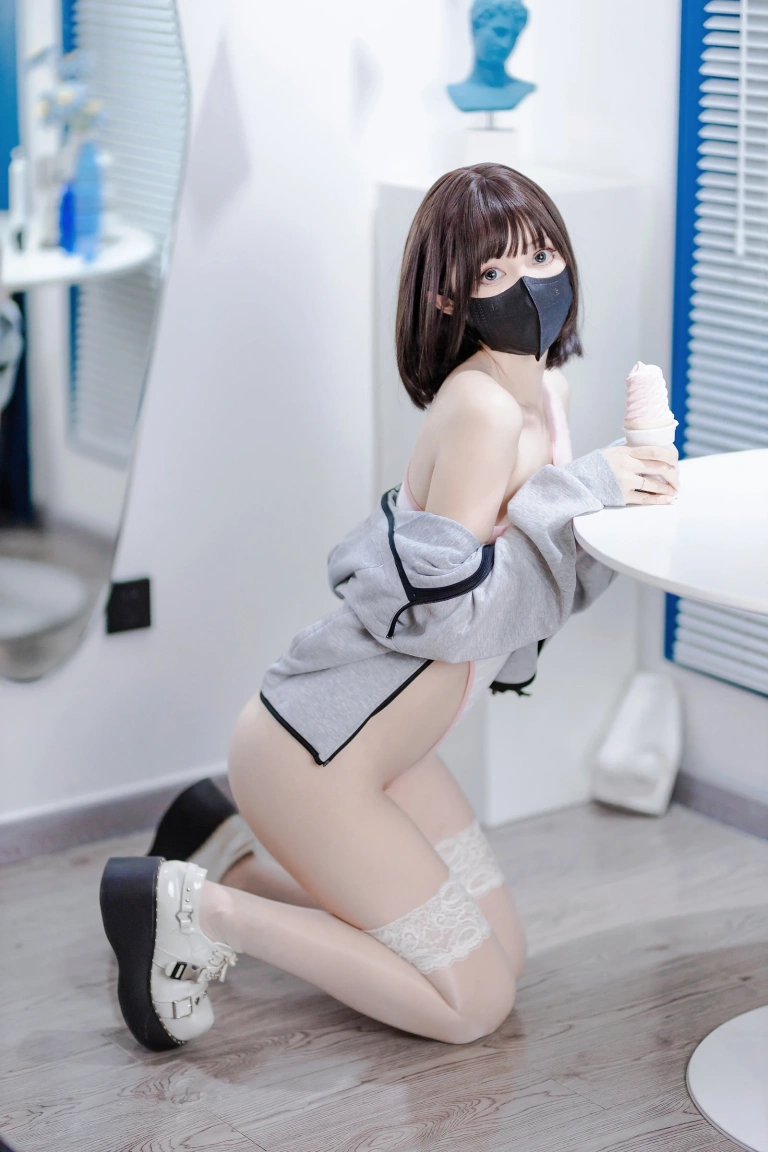 洛桑w伊梓《甜筒》主题写真：40张全套美图