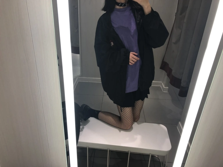 眼酱大魔王w《试衣间无修原图带视频》主题写真：27张全套美图，含2个视频