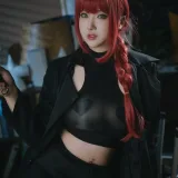小容仔咕咕咕w《链锯人 玛奇玛》主题写真：45张全套美图
