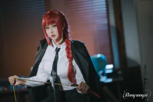 小容仔咕咕咕w《链锯人 玛奇玛》主题写真：45张全套美图