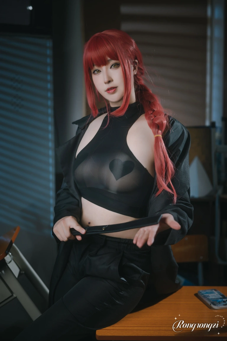 小容仔咕咕咕w《链锯人 玛奇玛》主题写真：45张全套美图