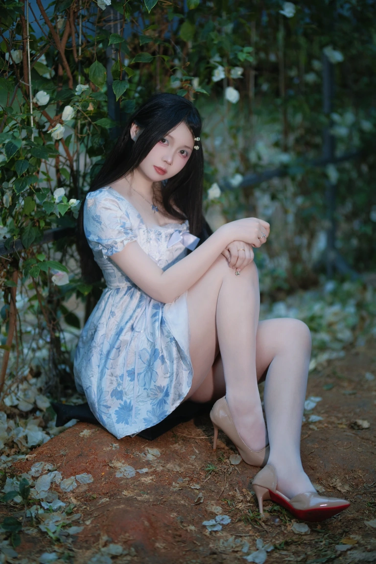 洛桑w伊梓《春夏之交》主题写真：45张全套美图