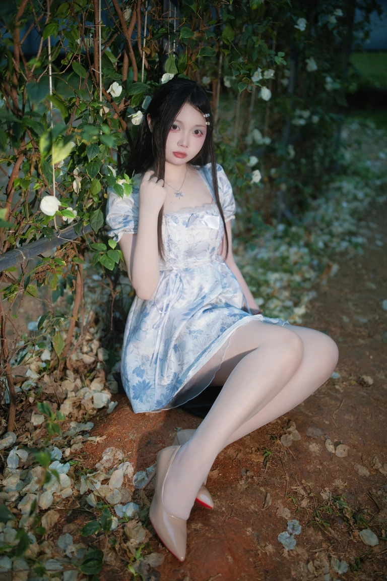洛桑w伊梓《春夏之交》主题写真：45张全套美图