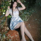 洛桑w伊梓《春夏之交》主题写真：45张全套美图