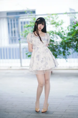洛桑w伊梓《春夏之交》主题写真：45张全套美图