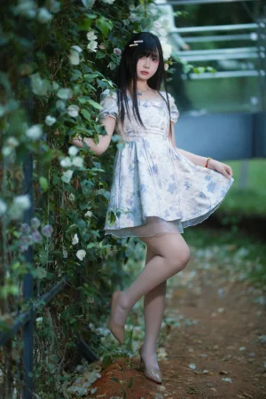 洛桑w伊梓《春夏之交》主题写真：45张全套美图