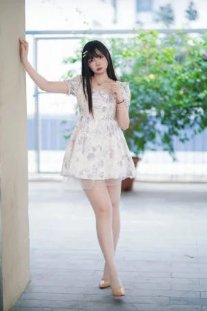 洛桑w伊梓《春夏之交》主题写真：45张全套美图
