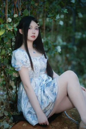 洛桑w伊梓《春夏之交》主题写真：45张全套美图