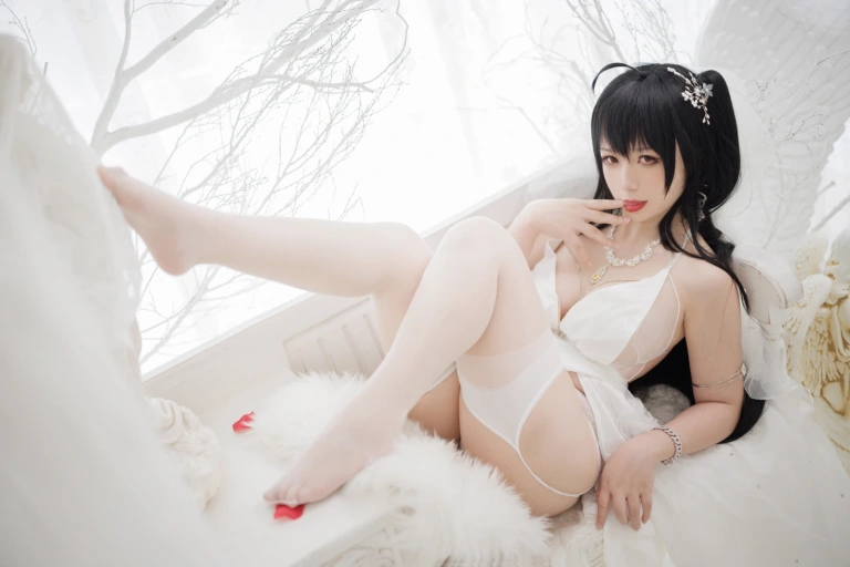 樱落酱w《大凤花嫁》主题写真：26张全套美图