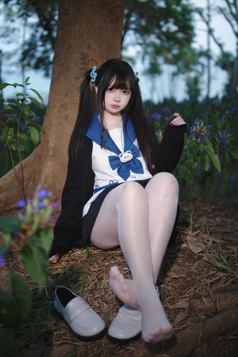 洛桑w伊梓《桑梓双马尾jk》主题写真：38张全套美图