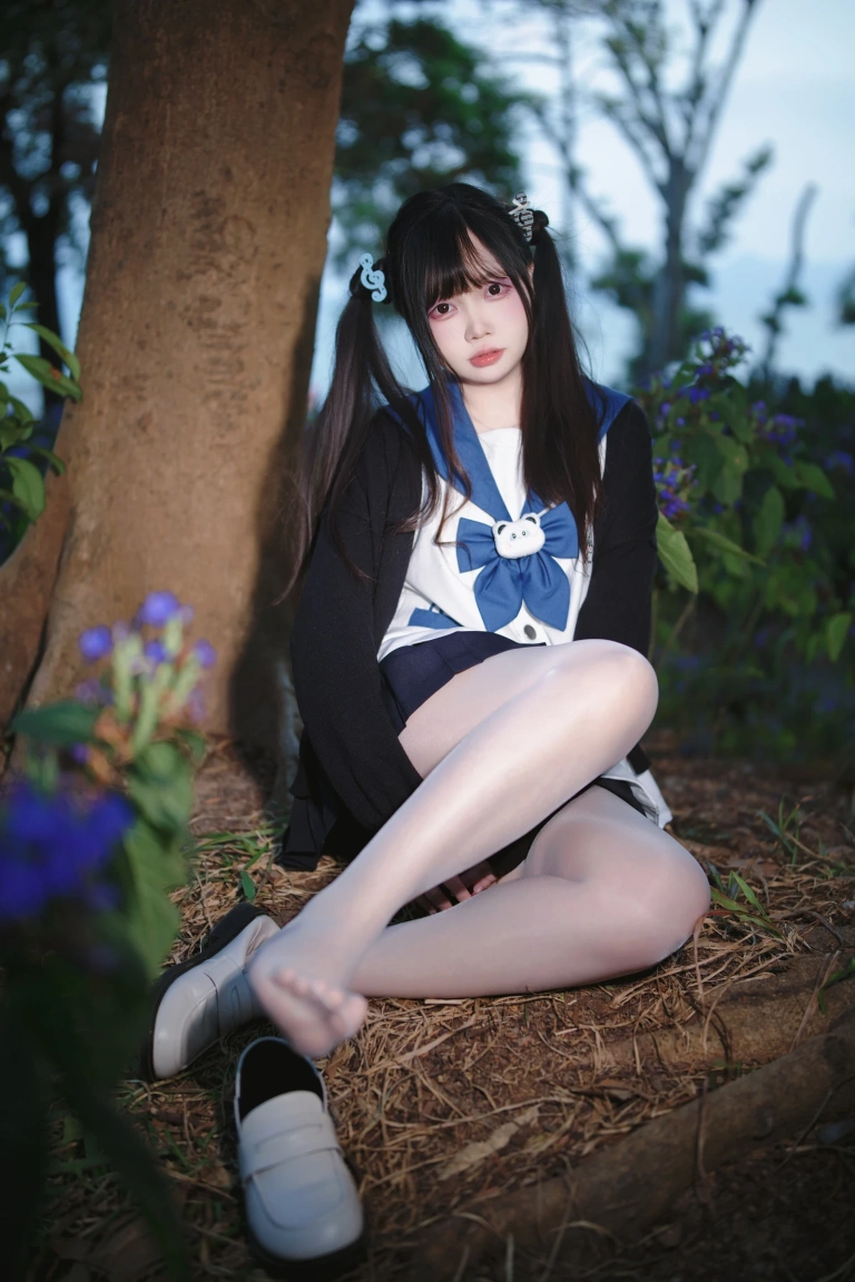 洛桑w伊梓《桑梓双马尾jk》主题写真：38张全套美图