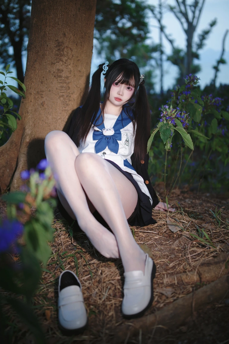 洛桑w伊梓《桑梓双马尾jk》主题写真：38张全套美图