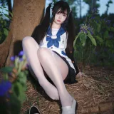 洛桑w伊梓《桑梓双马尾jk》主题写真：38张全套美图
