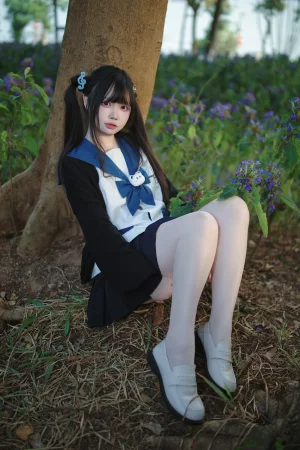 洛桑w伊梓《桑梓双马尾jk》主题写真：38张全套美图