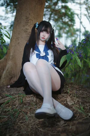 洛桑w伊梓《桑梓双马尾jk》主题写真：38张全套美图