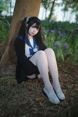 洛桑w伊梓《桑梓双马尾jk》主题写真：38张全套美图