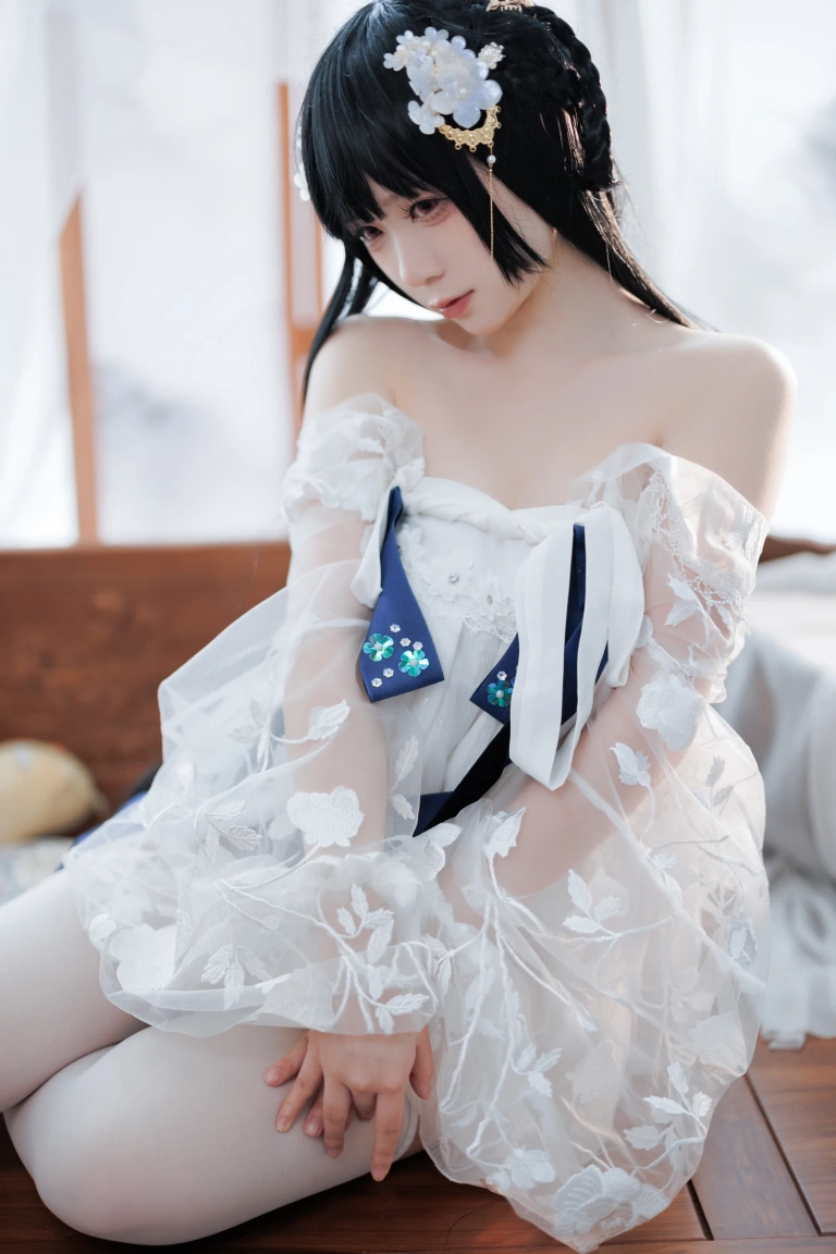 樱落酱w《逸仙 膏发凝脂》主题写真：31张全套美图