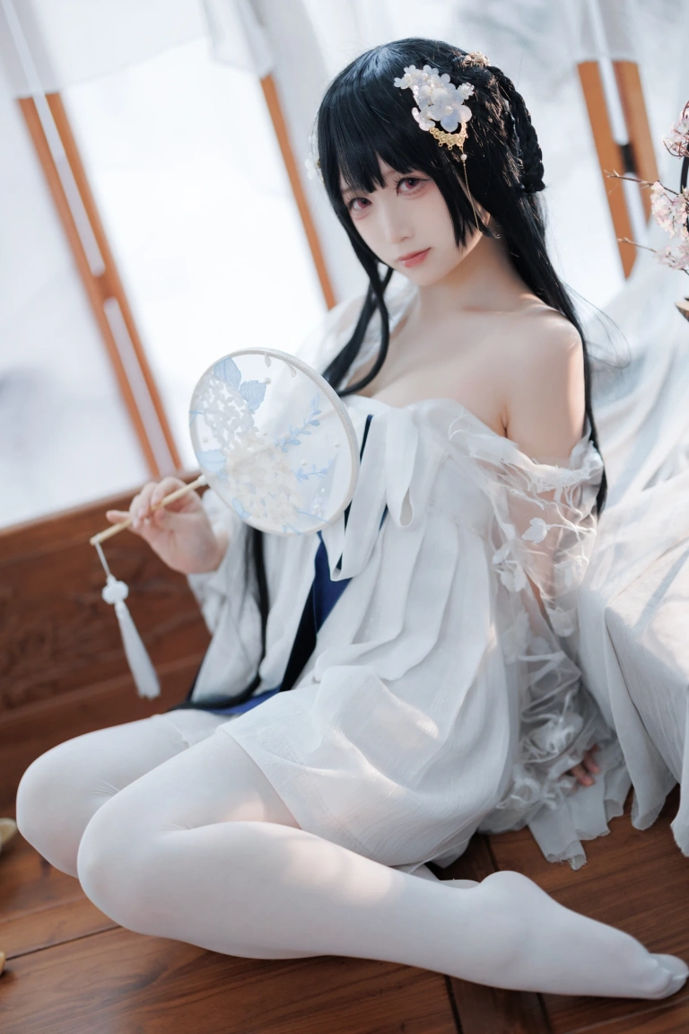 樱落酱w《逸仙 膏发凝脂》主题写真：31张全套美图