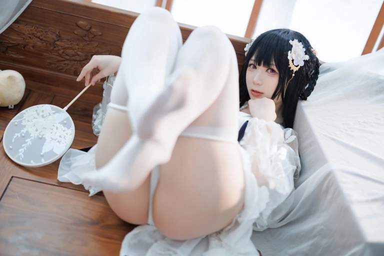 樱落酱w《逸仙 膏发凝脂》主题写真：31张全套美图