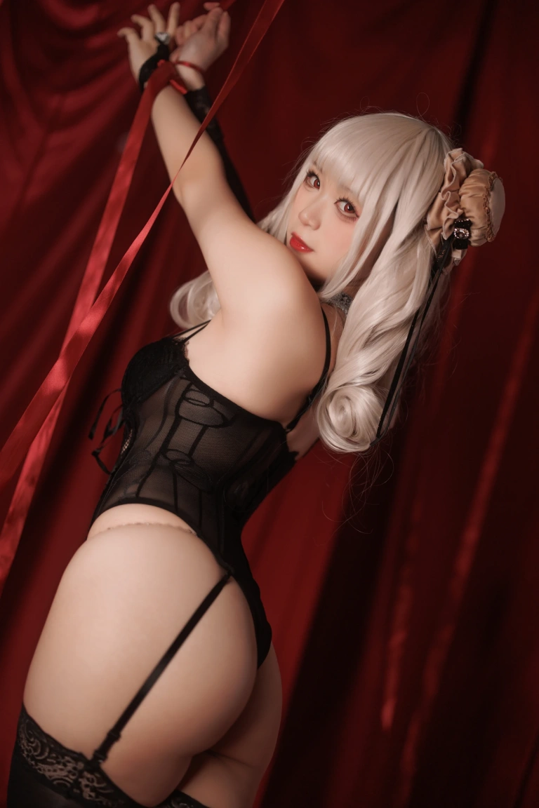 樱落酱w《吕佐夫礼服》主题写真：30张全套美图