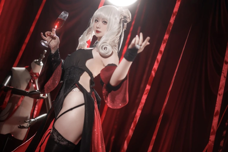 樱落酱w《吕佐夫礼服》主题写真：30张全套美图