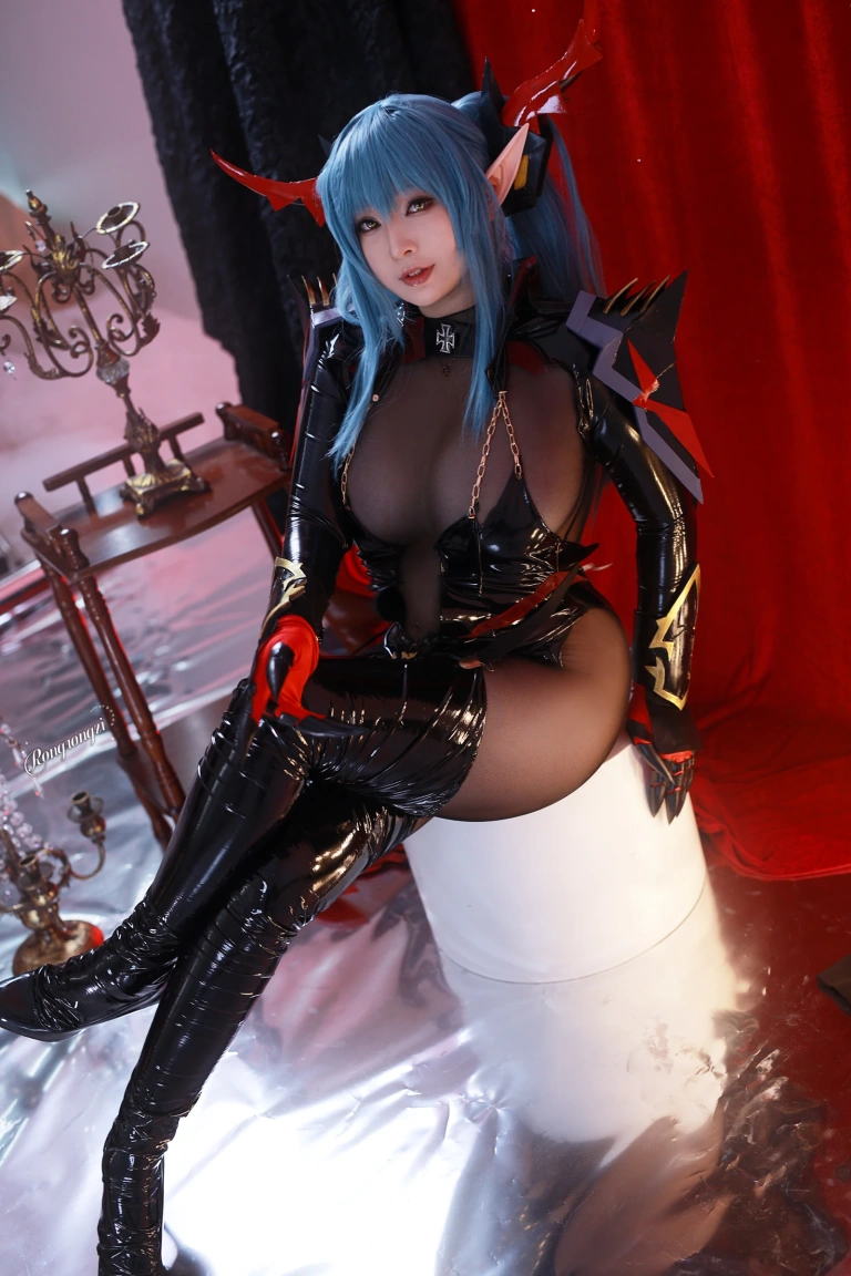 小容仔咕咕咕w《一只龙娘》主题写真：57张全套美图