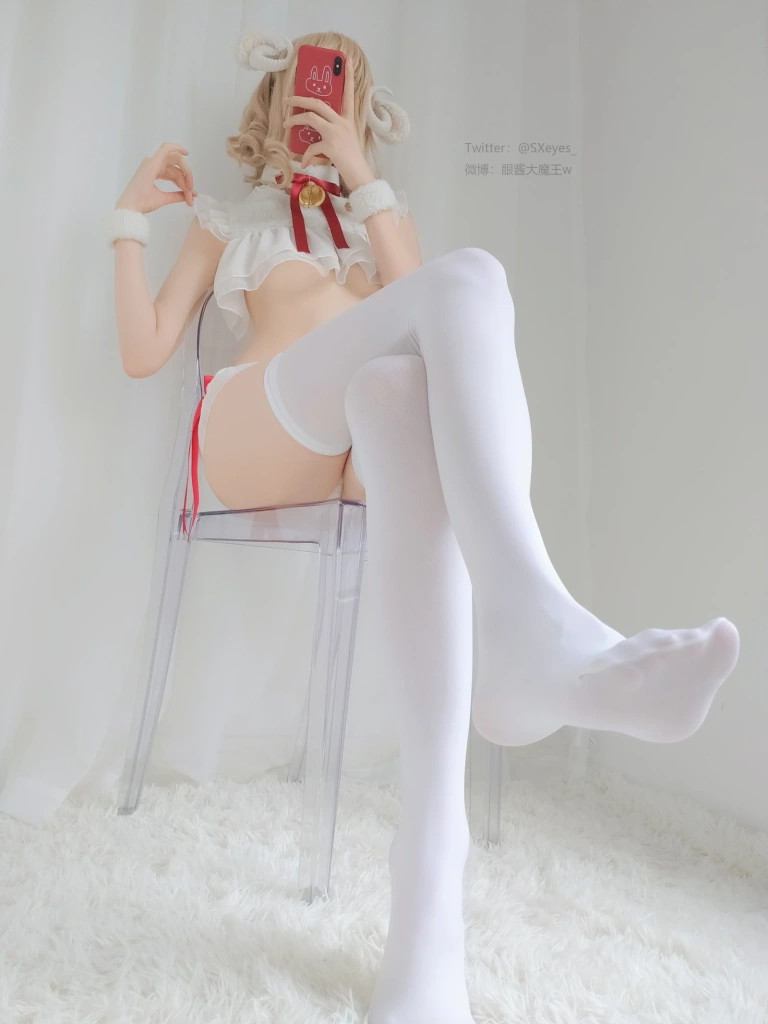 眼酱大魔王w《羊咩咩w》主题写真：10张全套美图
