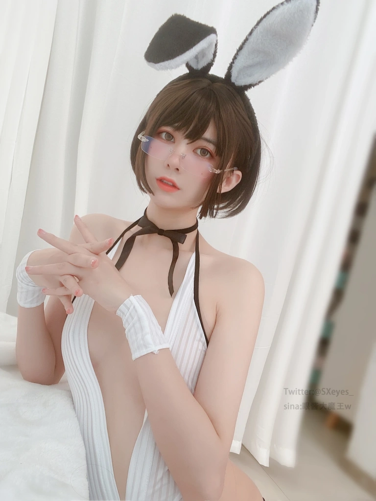 眼酱大魔王w《兔女郎》主题写真：19张全套美图