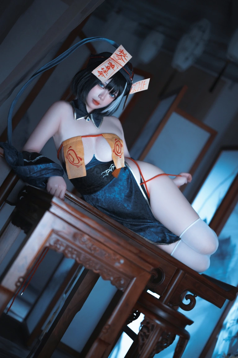 樱落酱w《碧蓝航线 华甲僵尸》主题写真：38张全套美图