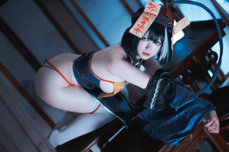 樱落酱w《碧蓝航线 华甲僵尸》主题写真：38张全套美图