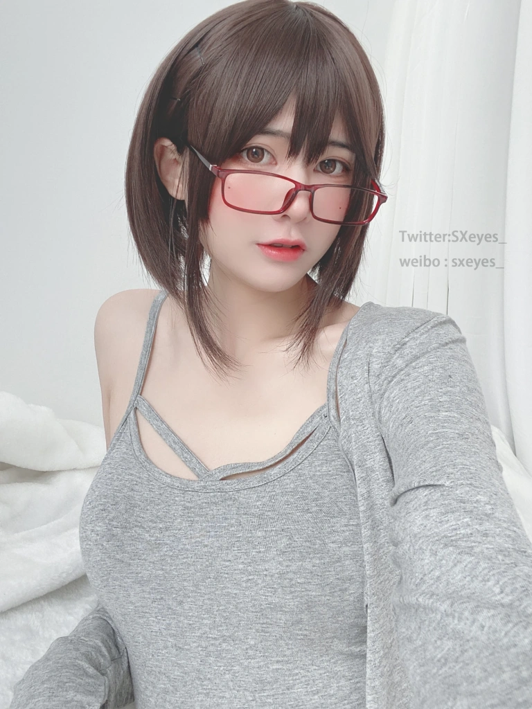 眼酱大魔王w《肉丝连衣裙》主题写真：30张全套美图