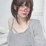 眼酱大魔王w《肉丝连衣裙》主题写真：30张全套美图