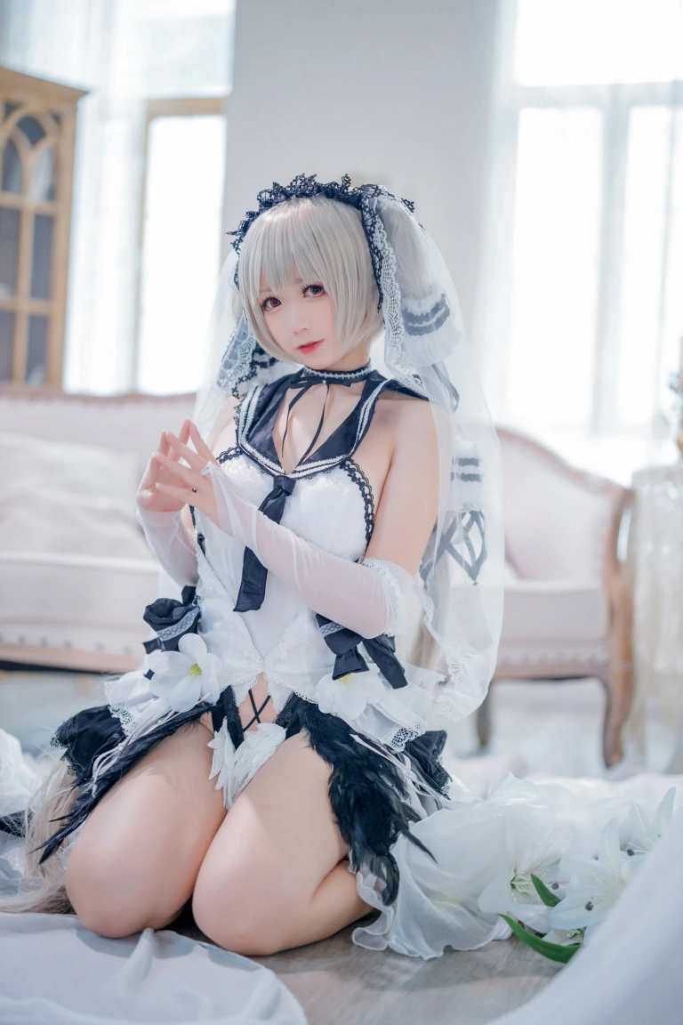 樱落酱w《碧蓝航线 可畏礼服》主题写真：20张全套美图