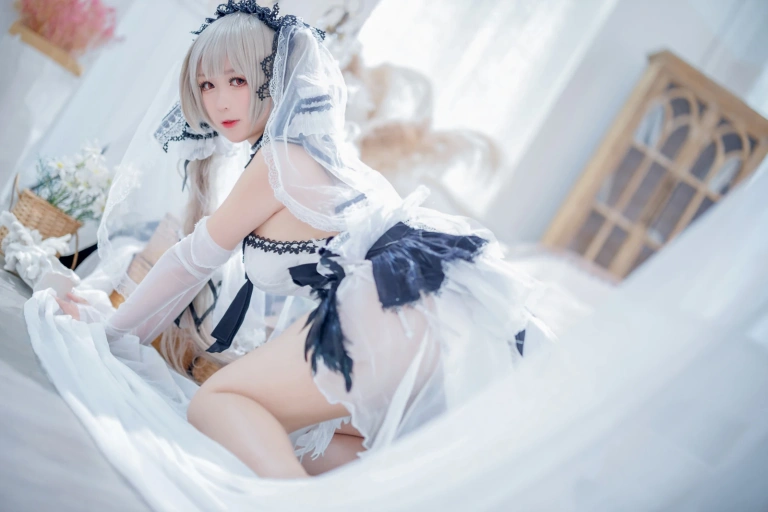 樱落酱w《碧蓝航线 可畏礼服》主题写真：20张全套美图