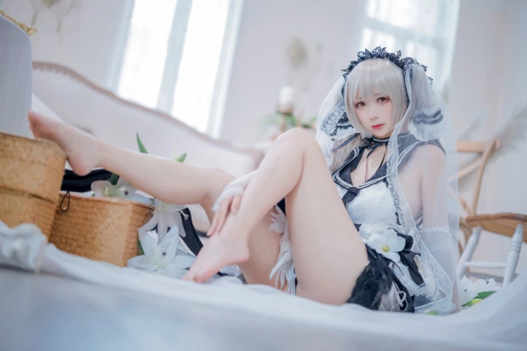 樱落酱w《碧蓝航线 可畏礼服》主题写真：20张全套美图