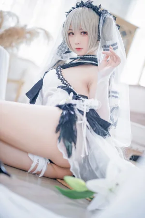 樱落酱w《碧蓝航线 可畏礼服》主题写真：20张全套美图