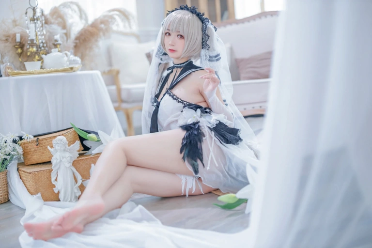 樱落酱w《碧蓝航线 可畏礼服》主题写真：20张全套美图