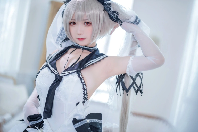 樱落酱w《碧蓝航线 可畏礼服》主题写真：20张全套美图