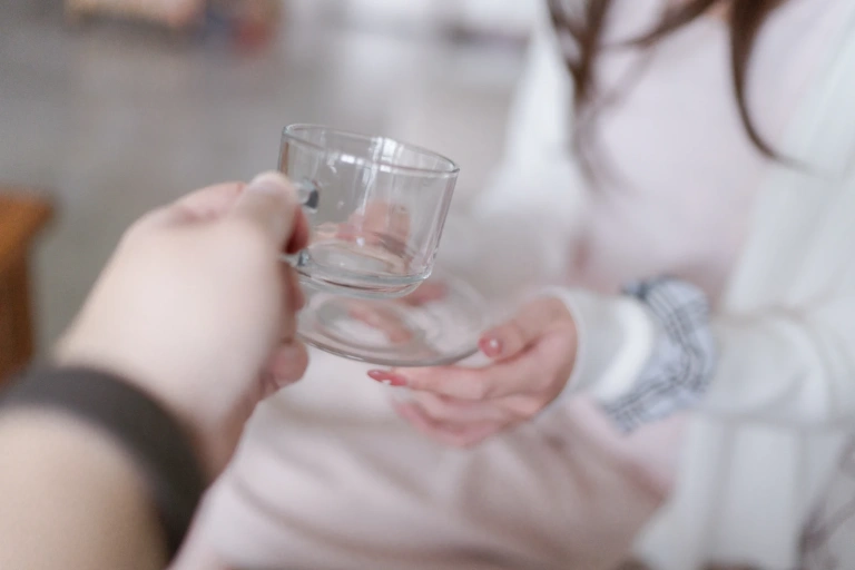 眼酱大魔王w《人妻丝袜红茶》主题写真：57张全套美图