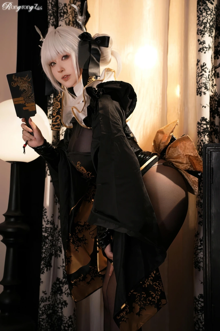 小容仔咕咕咕w《NIKKE胜利女神 布兰儿白兔》主题写真：45张全套美图